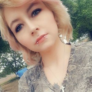 Meet your Posher, Monica